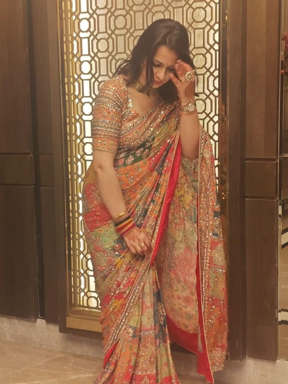 Women Printed Chinon Silk Saree with Zari Woven Mirror Work and Unstitched Blouse Piece - Image 3