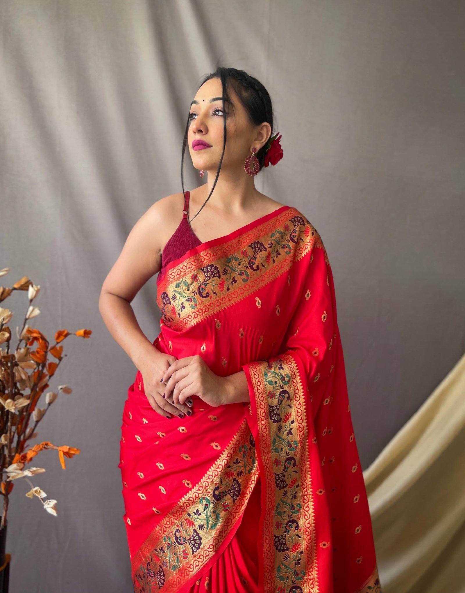 Women's Paithani Soft Lichi Silk Kanjivaram Sarees With Blouse Piece (Red) - Image 3