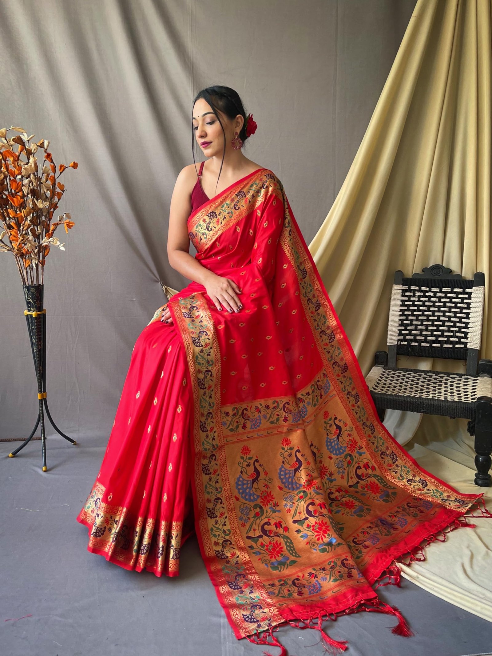 Women's Paithani Soft Lichi Silk Kanjivaram Sarees With Blouse Piece (Red) - Image 4