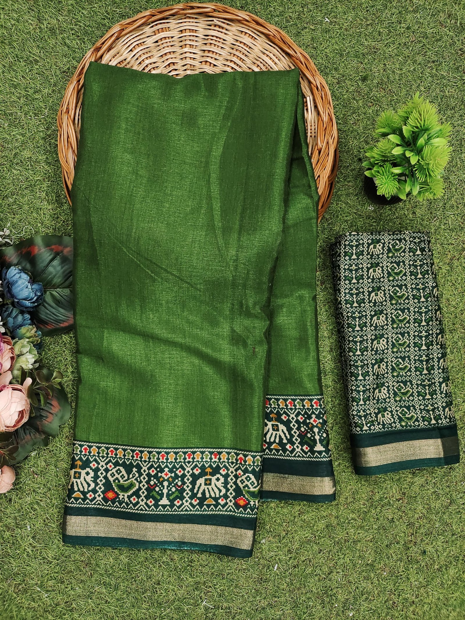 Woven Kanjivaram Printed Malmal Cotton Jari Border Saree (Available in 12 colours/designs) (Light Green) - Image 6