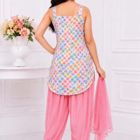 Girls’ Printed Pink Patiala Suit Set with Dupatta (5-6 years)